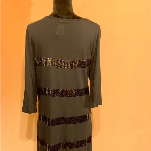 Top With sequence - Picture 3 of 5